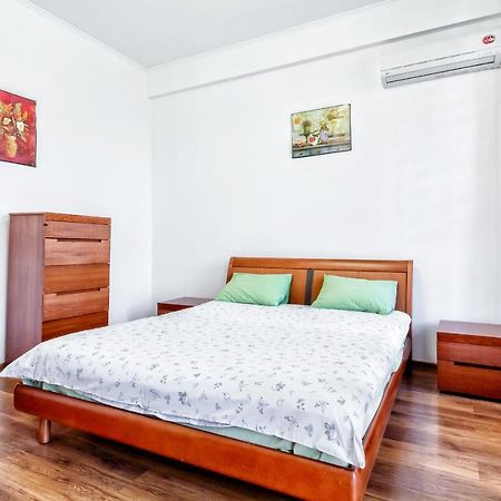 423 Lighthouse Apartments - Traveler'S Choice Almaty Luaran gambar